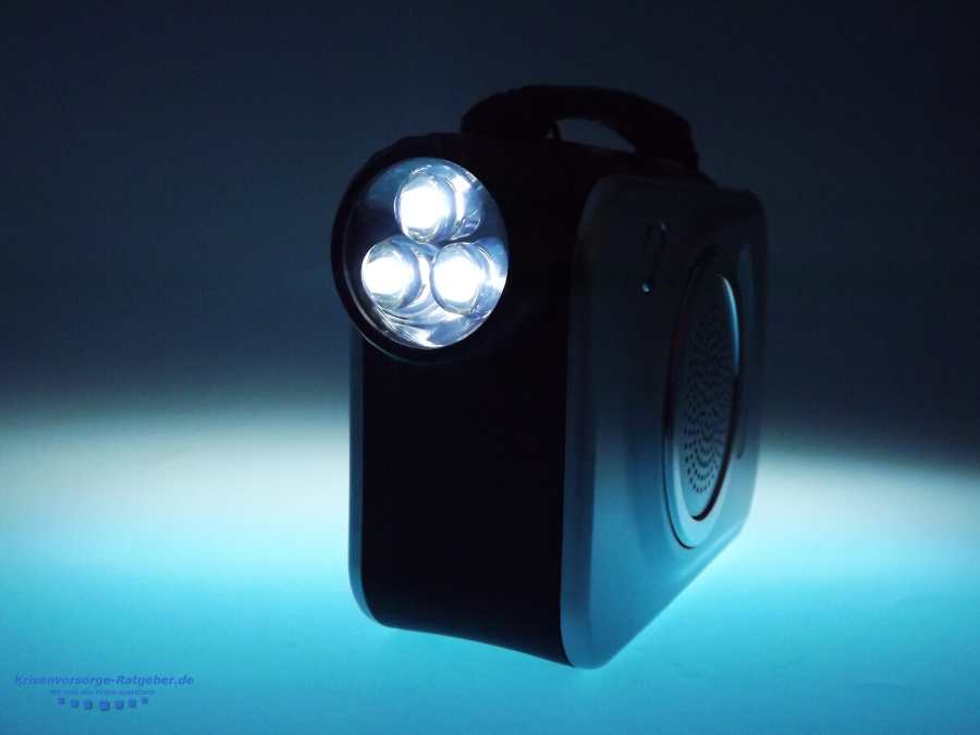 Dynamo Radio mit LED Licht - fungiert als Taschenlampe im Notfall
